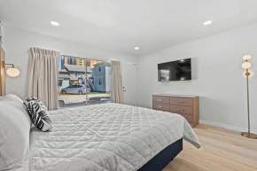 Studio 1 King Bed Sleeps 2 Pet-Friendly